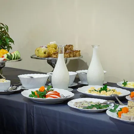 加利亚酒店 3* 德拉肯恩凯