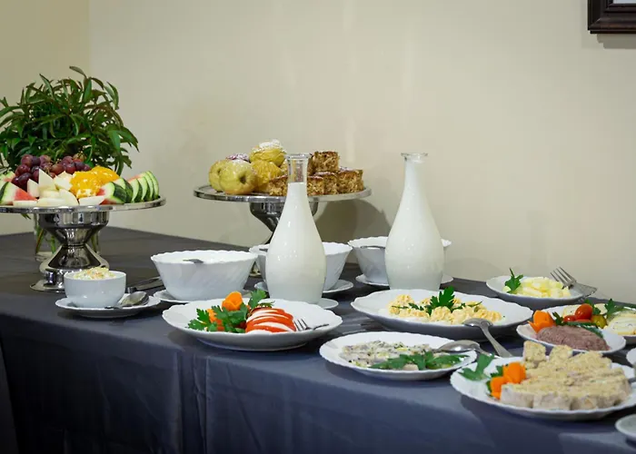 加利亚酒店 3* 德拉肯恩凯